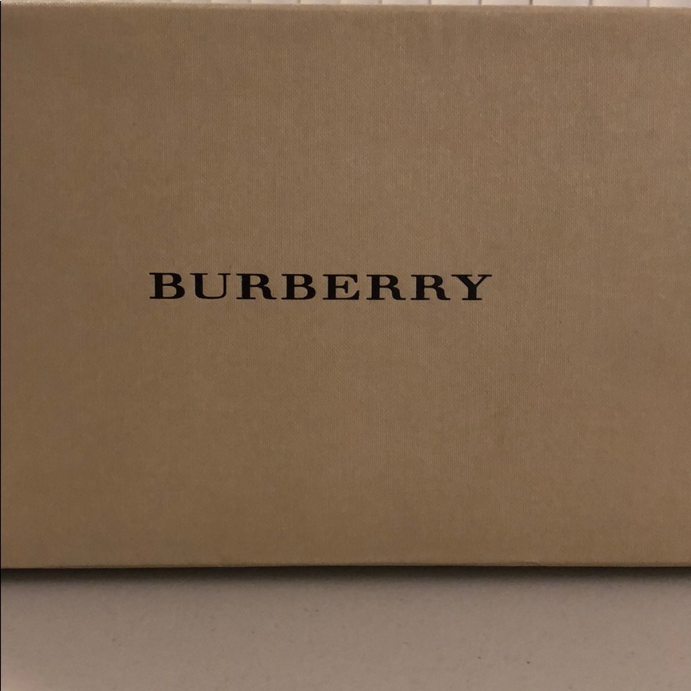 Burberry sandals size 9 US UK 40 - Picture 2 of 4